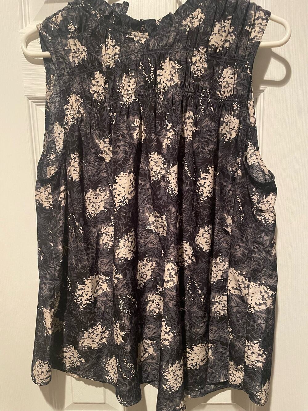 Pre-Owned JOIE Fern Smocked Yoke Top Baltic Print Black, Size L $19, B51